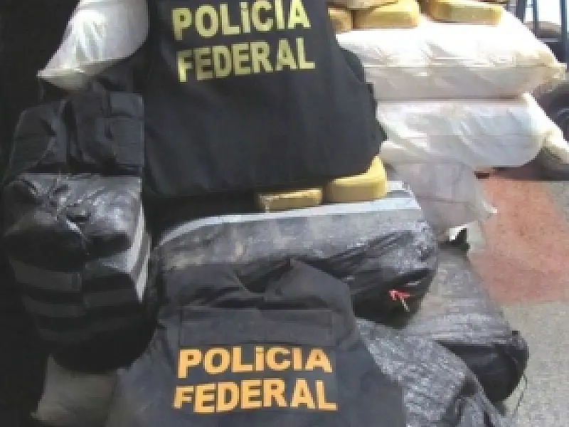 PF apreende mais de 420 kg de cocaína em pista de pouso clandestina no MT