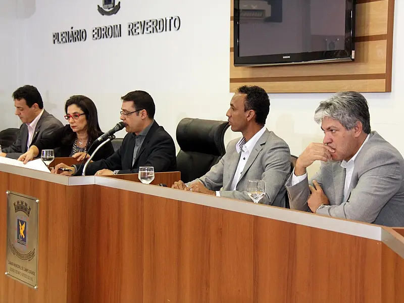 Integrantes da CPI da Saúde da Capital se reúnem com ministro