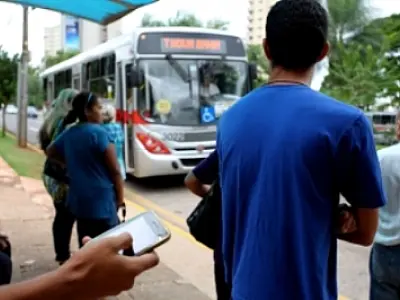 Serviço irá enviar horário dos ônibus pelo celular