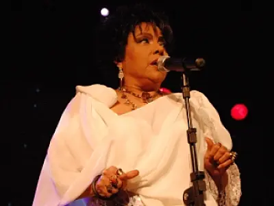 Noite da Seresta tem como atração a cantora Eliana Pittiman