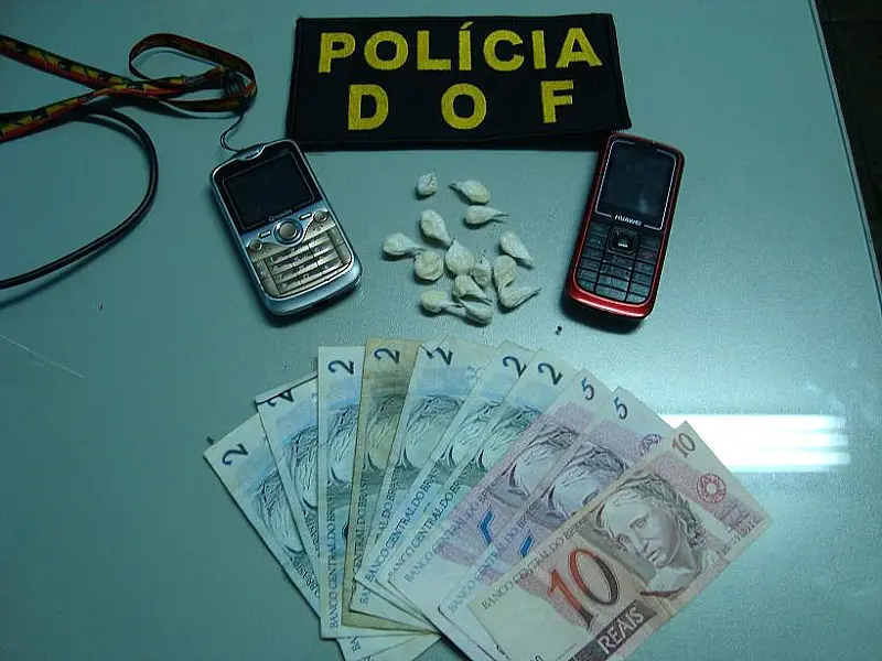 Polícia apreende pasta base de cocaína após denúncia anônima