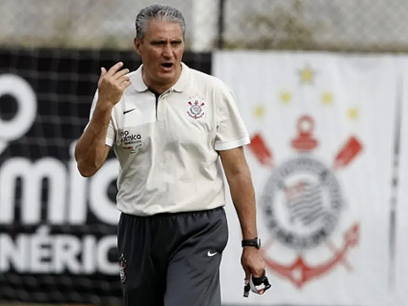 São Paulo enfrenta Atlético-GO em busca da permanência no G4; Corinthians tenta se instabilizar e desafiar ambição cruzeirense