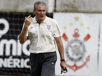 São Paulo enfrenta Atlético-GO em busca da permanência no G4; Corinthians tenta se instabilizar e desafiar ambição cruzeirense