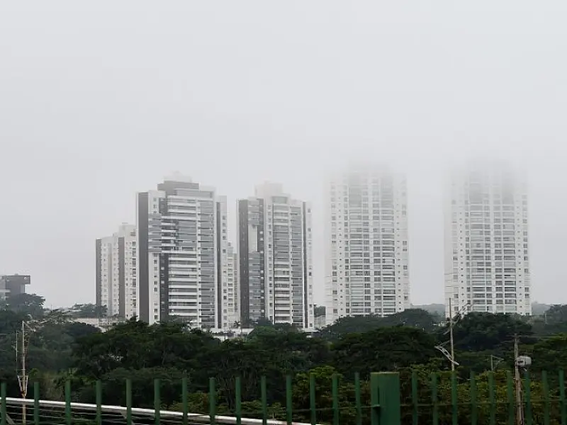 Abril começa chuvoso e frio em MS; temperaturas voltam a subir no sábado a tarde
