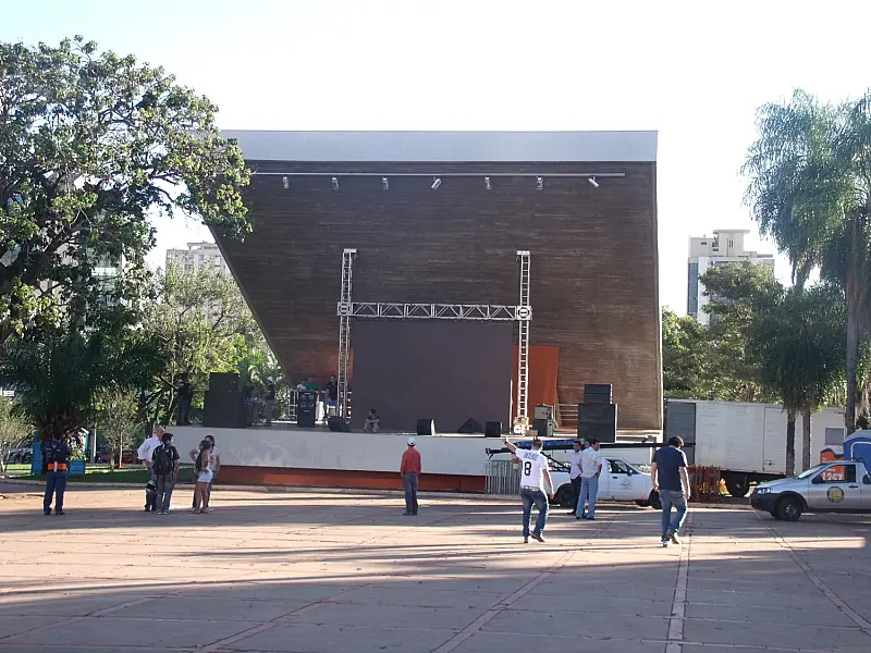 Tudo pronto na Praça do Rádio para a transmissão do jogo entre Corinthians e Boca Jrs.