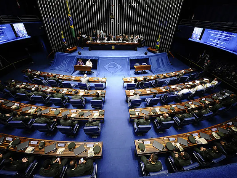 Plenário decide se eleva para R$ 72 mil anuais receita bruta de microempreendedor individual
