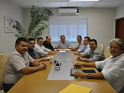 Marun se reúne com deputado Júnior Mochi e dirigentes de Aquidauana‏