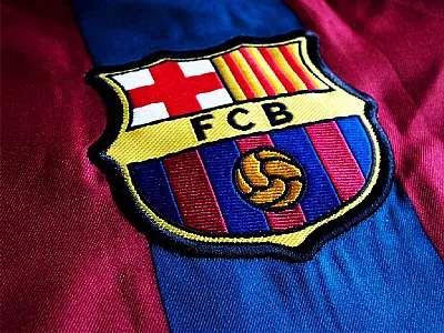 Barcelona é proibido de contratar atletas por negociar com menor
