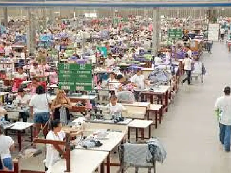 Emprego na indústria sobe em março, mas registra queda na comparação com 2012