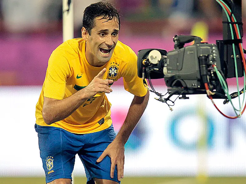 Com dois de Jonas, Brasil vence o Egito
