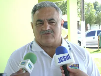 Cezário fala em "erro de digitação" e se reune com clubes classificados