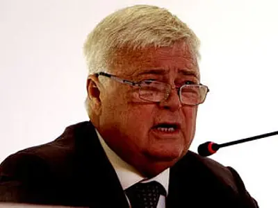 Ricardo Teixeira renuncia a CBF