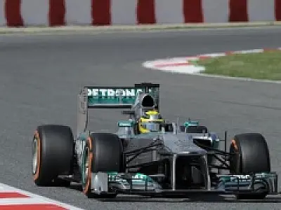 Mercedes emplaca dobradinha na pole do GP da Espanha