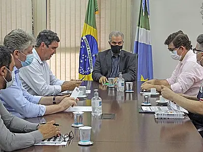 Reinaldo Azambuja cria força-tarefa para apoiar municípios e restabelecer energia elétrica após temp