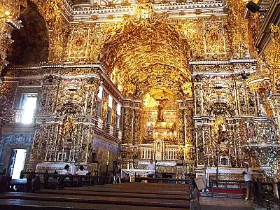 Ouro e religião contam a história do Brasil nas igrejas de Salvador