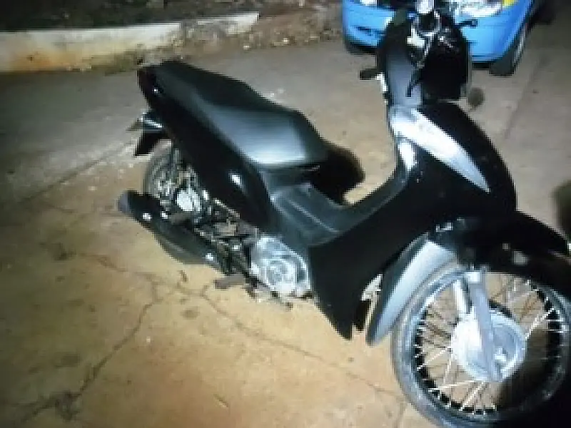 Em  Nova  Andradina,  PM  recupera moto furtada e apreende adolescente