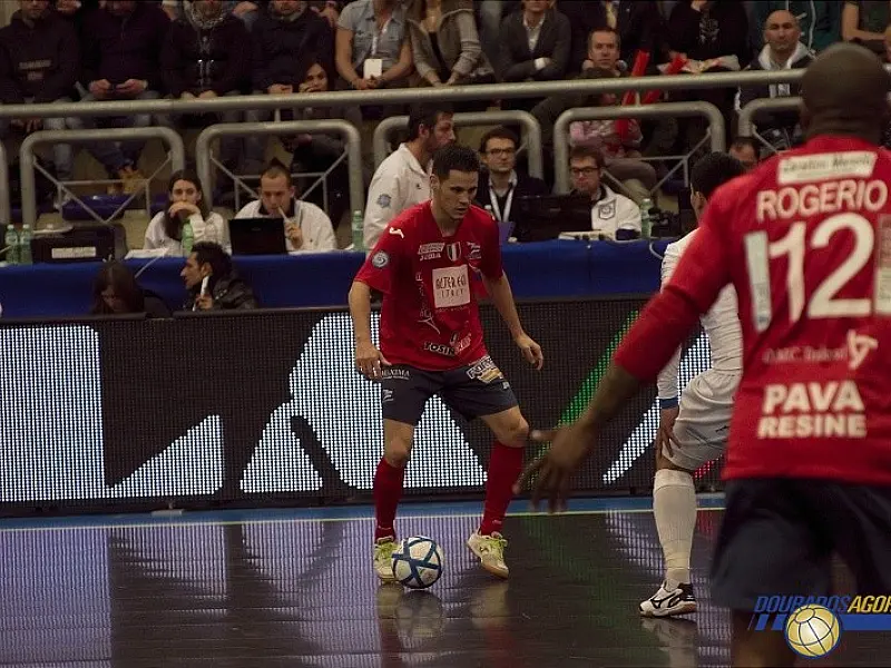 Douradense é campeão da Copa da Itália de futsal pela Luparense