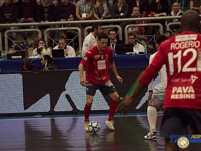 Douradense é campeão da Copa da Itália de futsal pela Luparense