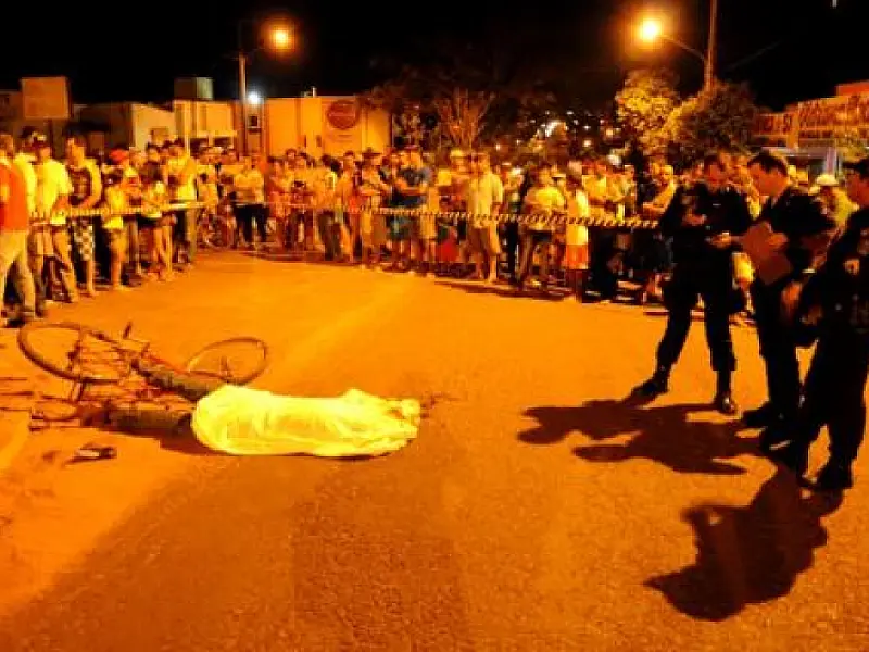 Ciclista morre ao ter a cabeça esmagada por caminhão em Naviraí