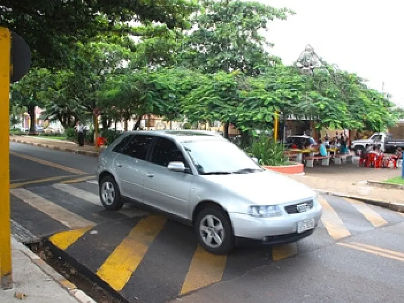 Projeto de Lei obriga colocação de faixas elevadas em instituições de ensino da Capital