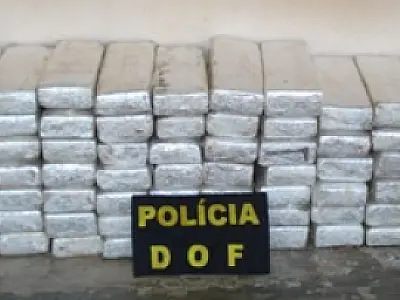 Dof apreende 63 Kg de maconha dentro de carro de passeio