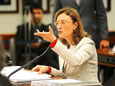 Ministra cita morte de jornalista de MS no Congresso
