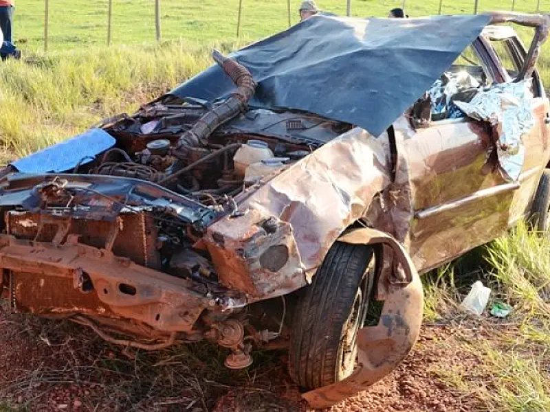 Homem tem morte instantânea após capotar carro na MS-274