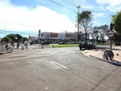 Rua João Akamine se torna mão única nesta terça