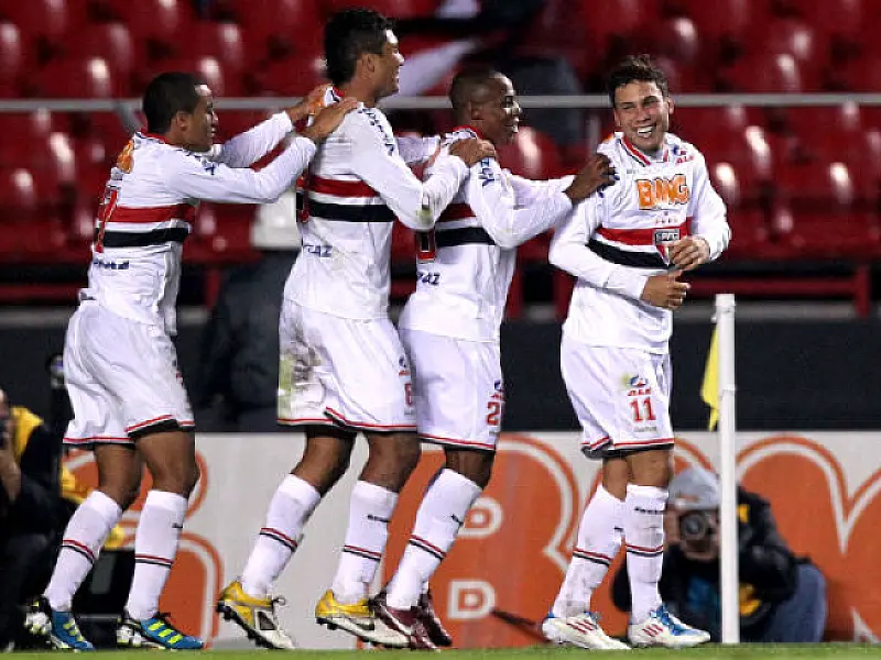 São Paulo vence o Grêmio e festeja sua marca histórica