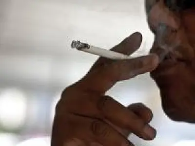 Câmara pode aprovar multa para quem jogar bituca de cigarro na rua