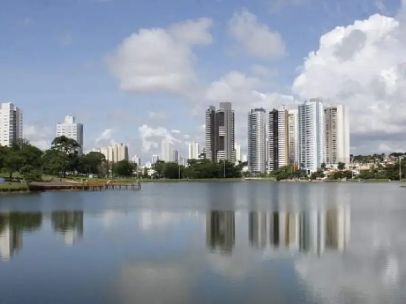 Terça-feira típica de outono com manhã fresca e tarde com temperaturas elevadas
