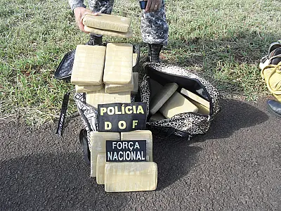 Mulher e adolescente de MT são pegas com quase 40 kg de maconha em Amambai