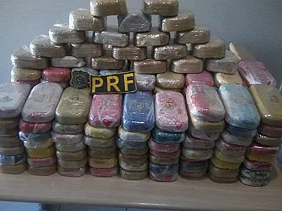Idoso é preso pela PRF com 236 kg de pasta de cocaína em rodovia