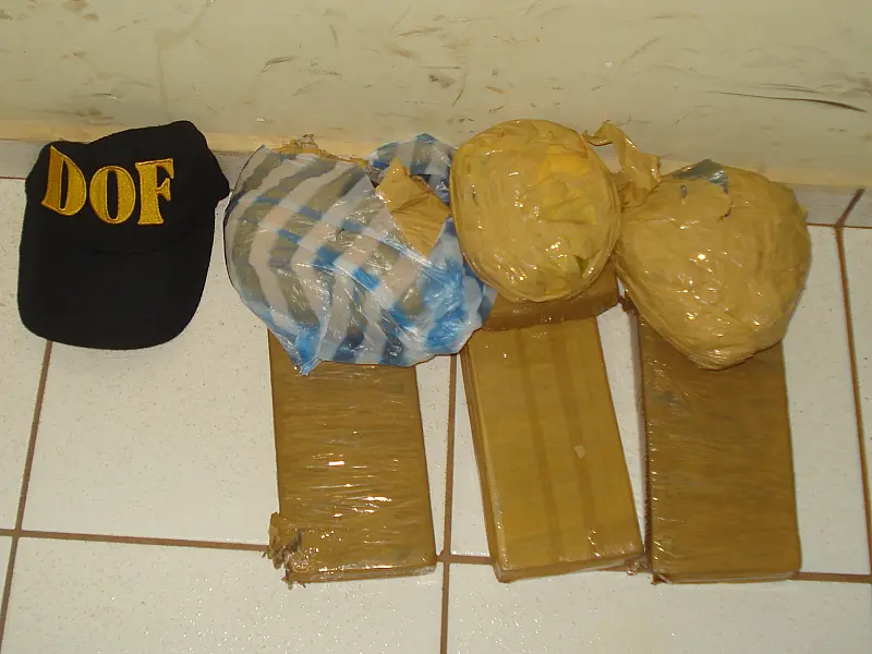 Maconha e haxixe são apreendidos em veículo que seguia para SP
