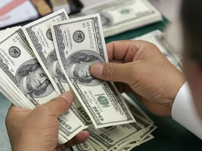 Dólar mais barato faz gasto de brasileiros no exterior subir 88% em janeiro