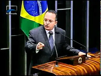 Pedro Taques chama Demostenes Torres e Roberto Gurgel 'na chincha'