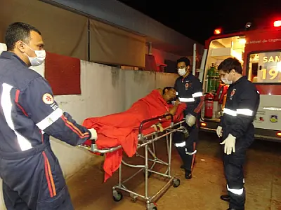Cigarro em colchão provoca incêndio e deixa homem ferido
