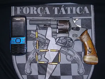 PM apreende dois adolescente que portavam arma de fogo em Corumbá