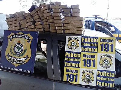 Casal é preso com 40 kg de maconha em Naviraí