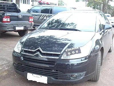 DOF apreende carro roubado em Porto Alegre/RS