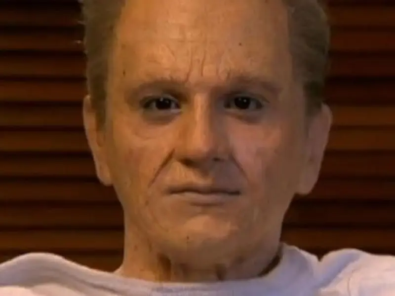 Luan Santana se transforma em idoso de 70 anos em novo clipe