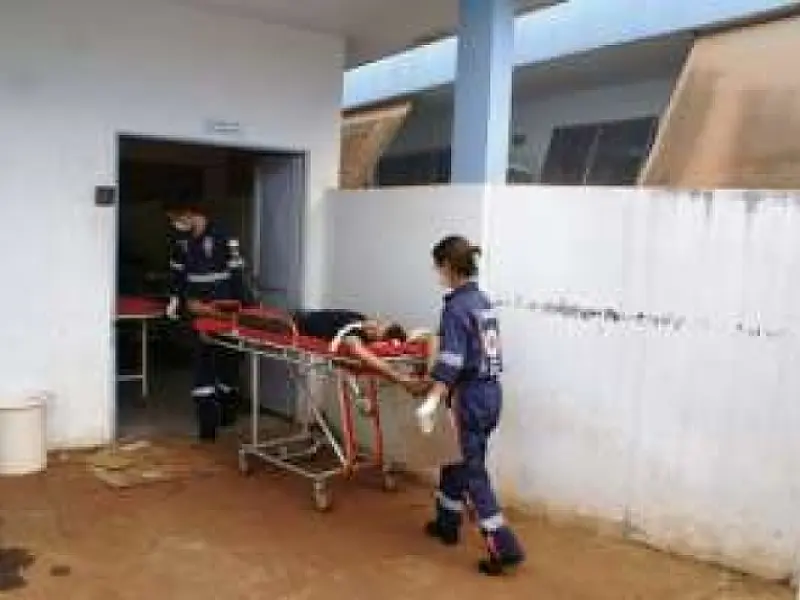 Homem é atingido por golpe de barra de ferro na cabeça em Dourados