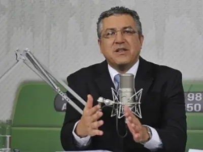Ministro faz apelo para público-alvo se vacinar