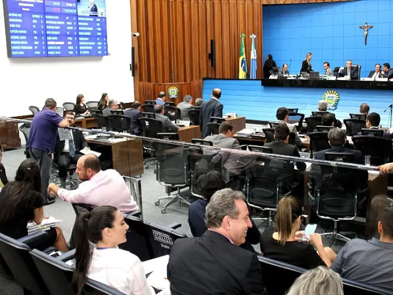 Na reabertura ao público externo, deputados devem votar veto total e outros três projetos
