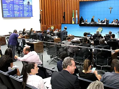 Na reabertura ao público externo, deputados devem votar veto total e outros três projetos
