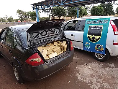 PMR apreende Fiesta Sedan com mais de 400 kg de maconha