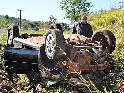 Jovem embriagado capota veículo a 3 km de Sidrolândia