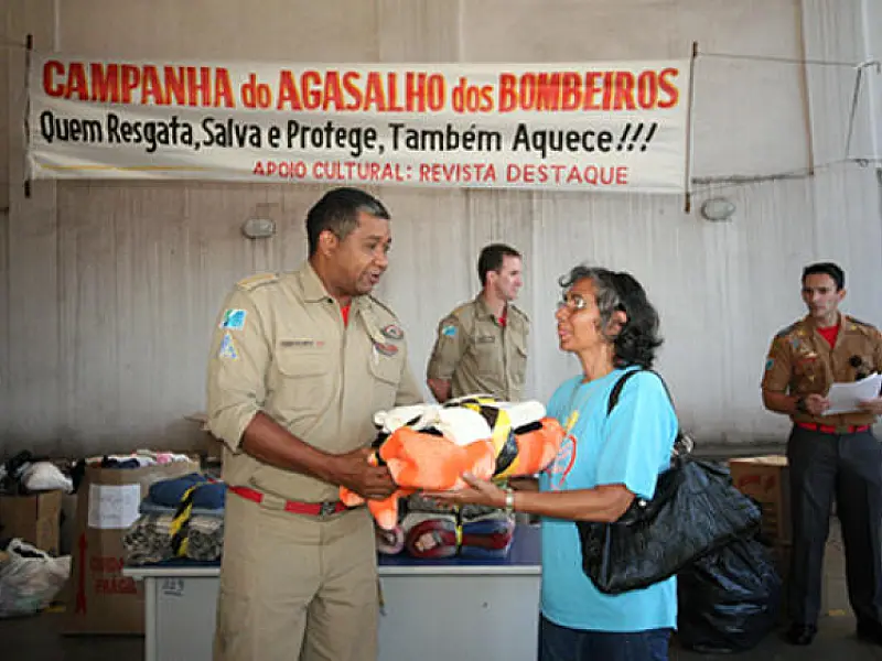 Corpo de Bombeiros Militar inicia Campanha do Agasalho 2013