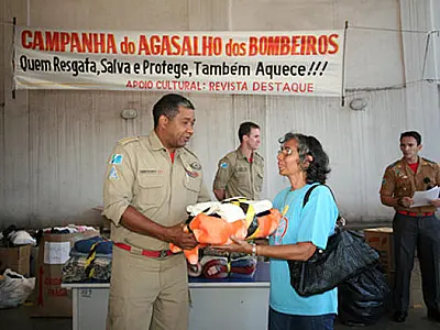 Corpo de Bombeiros Militar inicia Campanha do Agasalho 2013