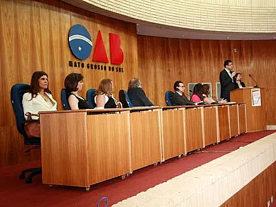 Candidatos a governo assinam termo de compromisso para ações pela mulher em MS